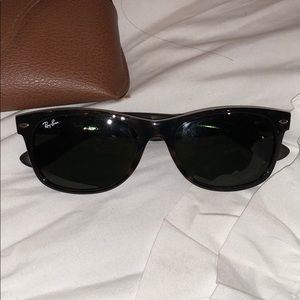 New wayfarer classic ray-bans